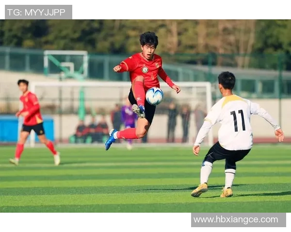 姓庆的足球明星如何在绿茵场上书写传奇人生与辉煌成就